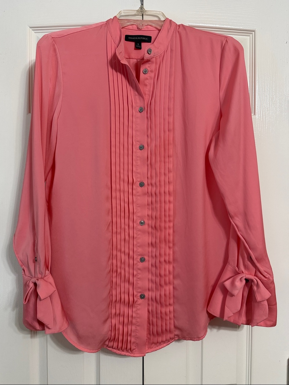 Banana Republic Blouse Size Small Pink with Tie Cuffs
